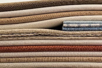 Bravo B-4813_Žehlička SERENA červená napařovací systém